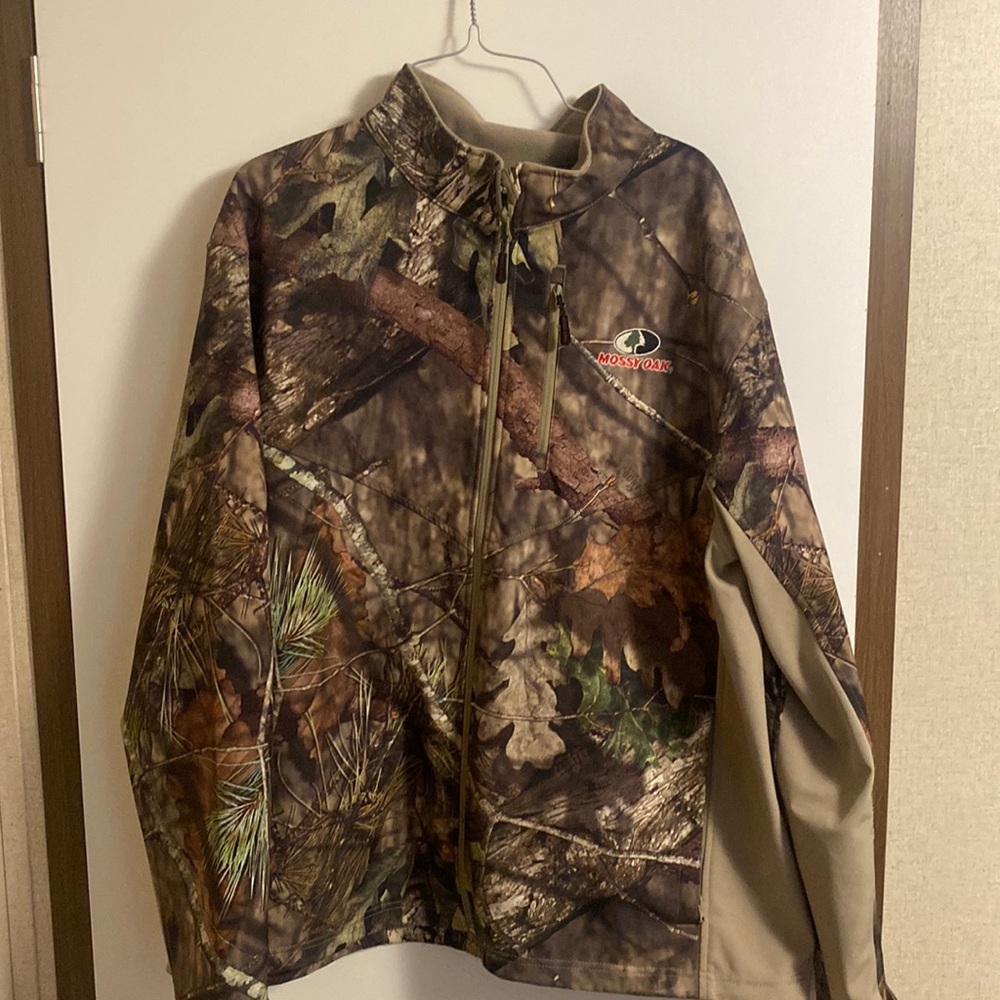 Mossyoak light weight coat never wore